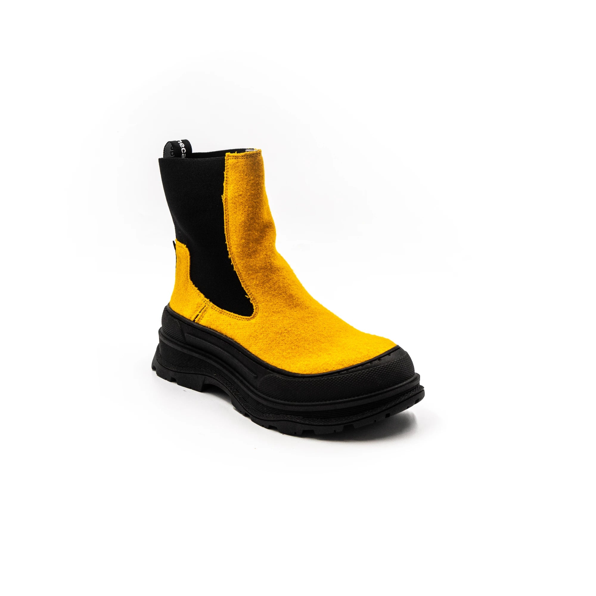 Yellow high rubber boots in burel.