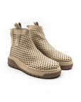 Perforated boots, cream color.