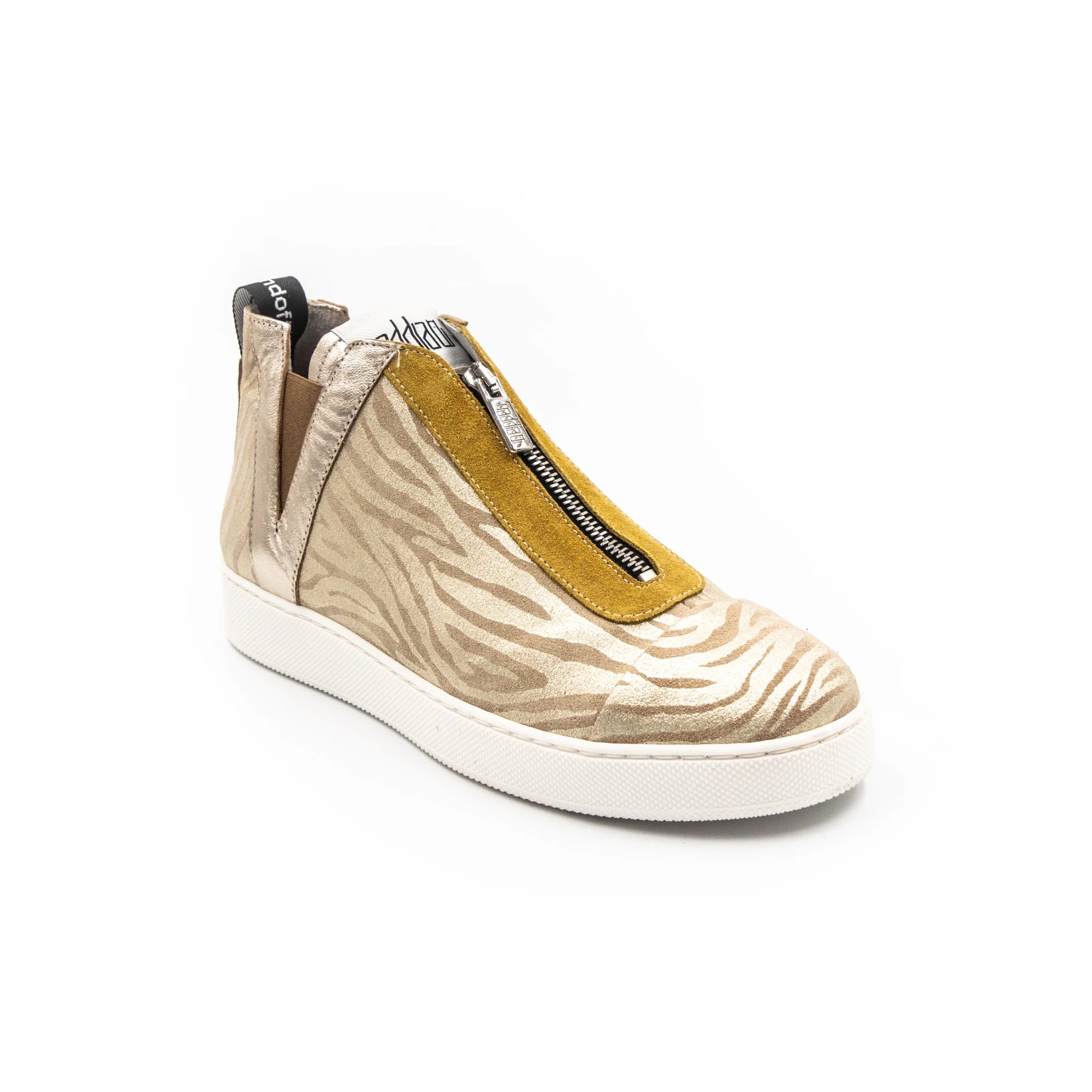 Sneakers with zipper and zebra pattern, in beige colors.