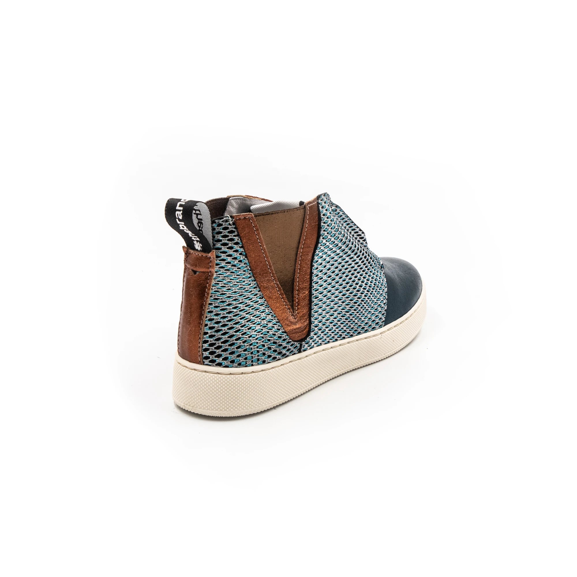 Sneakers without laces in shades of blue and brown.