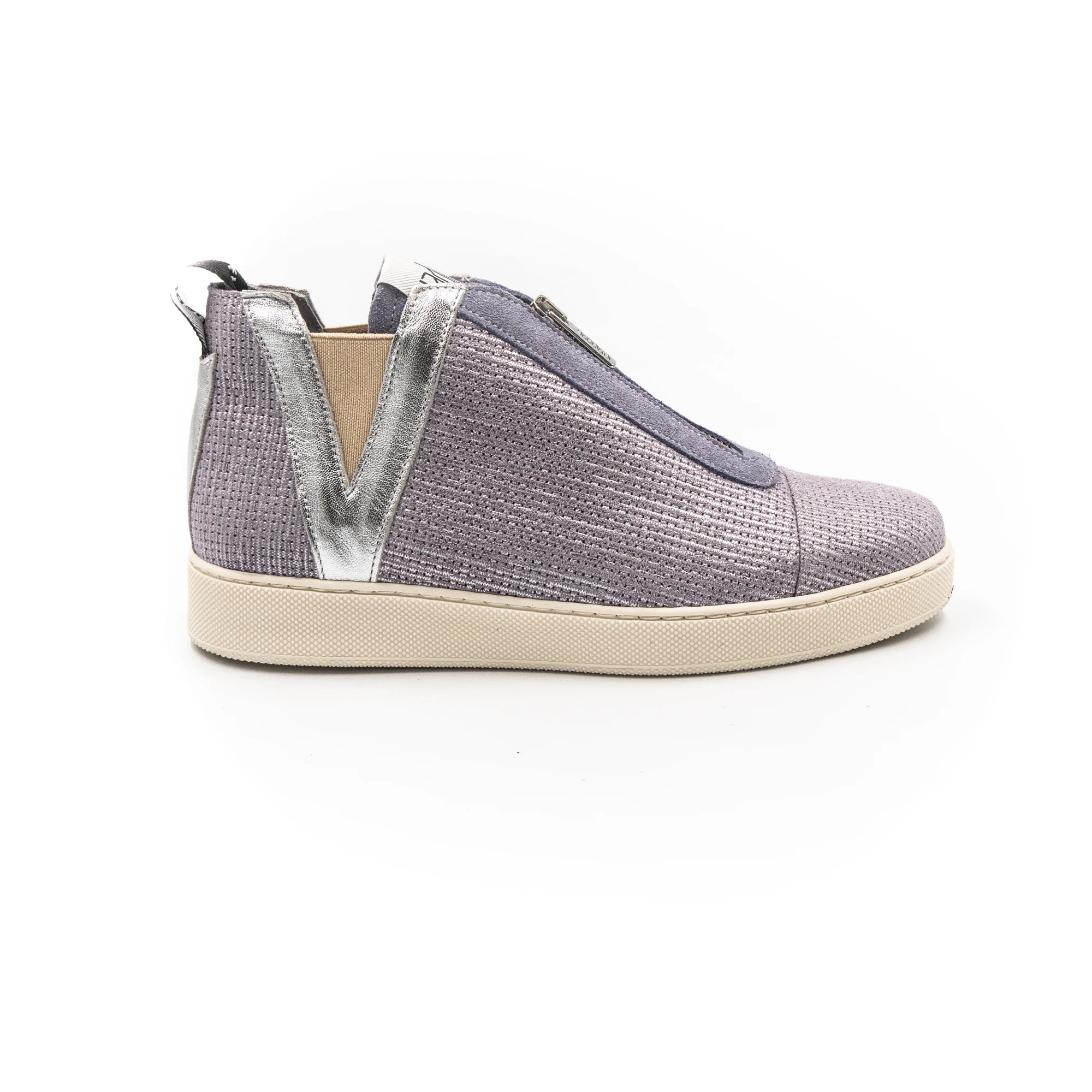Sneakers with zipper, in lilac.