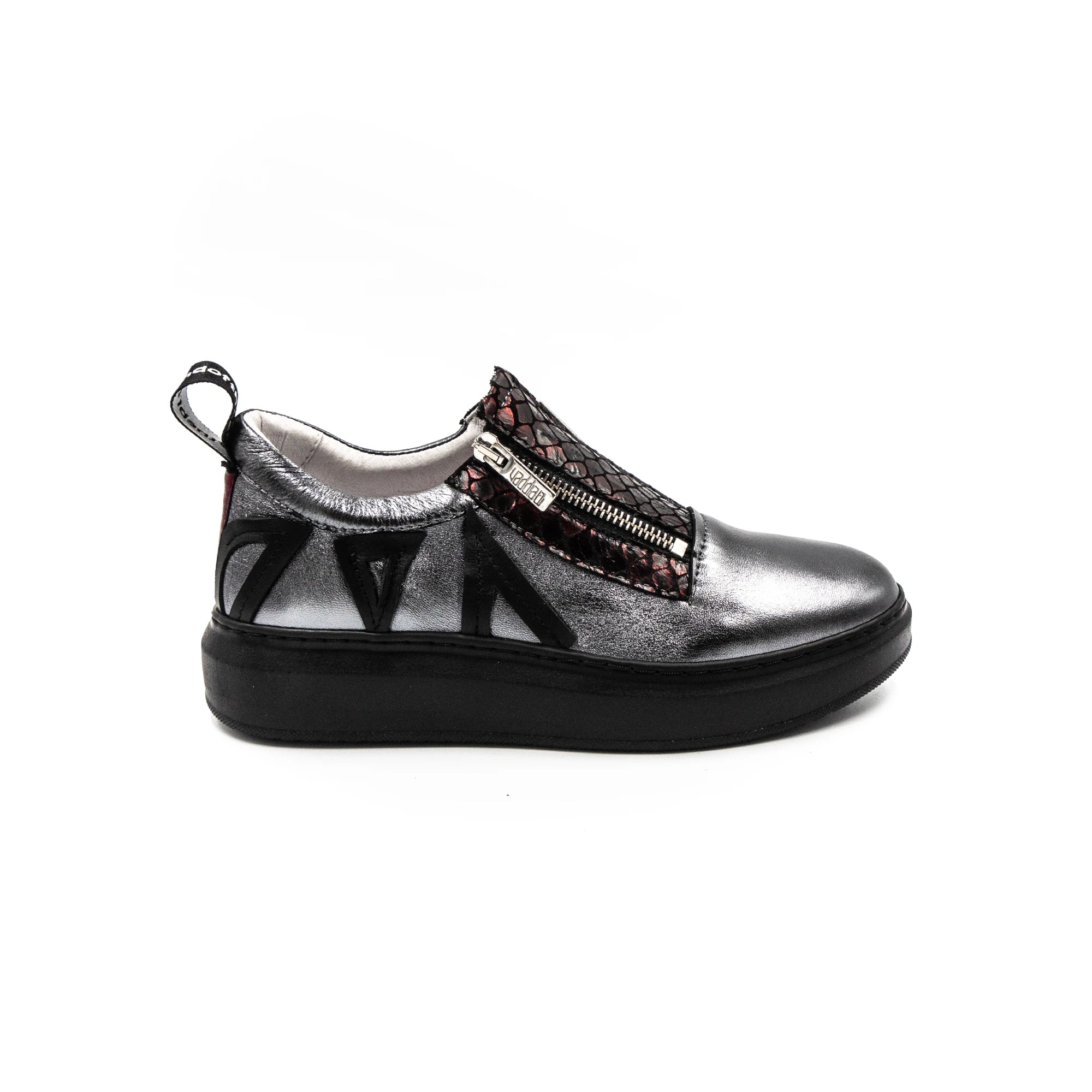 Sneakers with zippers, in metallic, with black rubber.