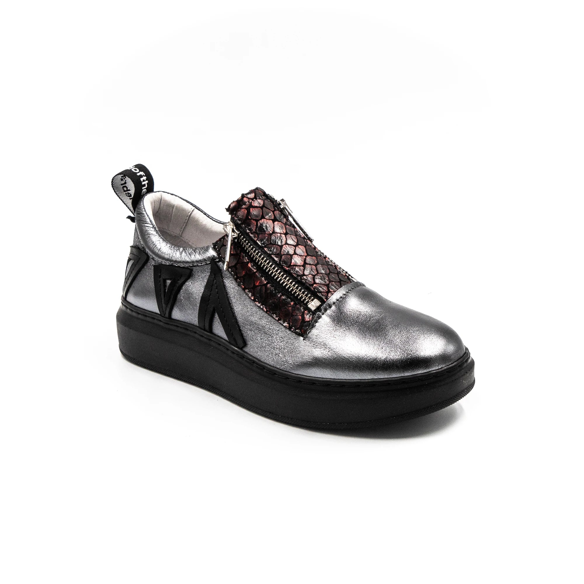 Sneakers with zippers, in metallic, with black rubber.