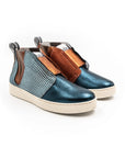 Sneakers without laces in shades of blue and brown.